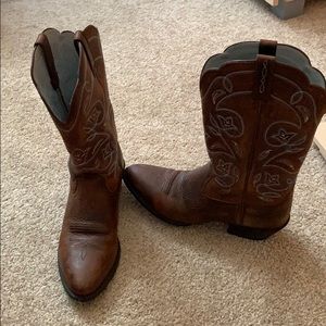 Ariat cowboy boots